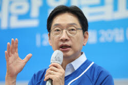 [속보]경남 김경수 53.4% 박완수 45.7%…지상파 3사 출구조사