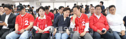 [포토]출구조사 시청한 국민의힘 서울시 공동선대위원장들                                                                                                                                                  