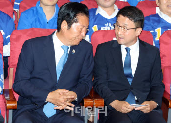 광역단체장 출구조사 민주당 11곳 우세...접전 4곳(종합) [6월 선거]