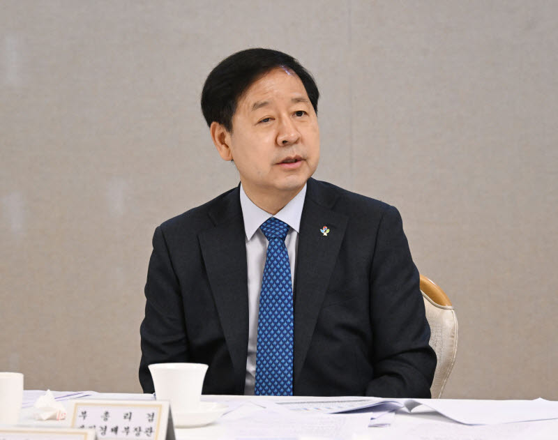구윤철 "환율 과도한 쏠림엔 즉시 필요한 조치"