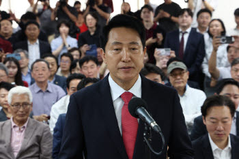 [속보] 오세훈, 서울시장 선거서 '대역전'…"어떤 정권도 국민 위에 설 수 없어"