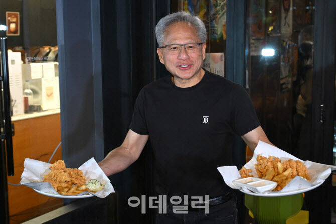 다시 한국 온 이유는…"치킨 그리웠다" [젠슨황 2차 깐부회동]