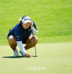 [포토]송은아,첫 홀 버디가 보인다