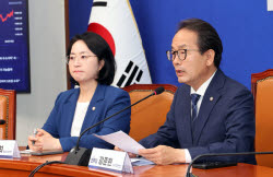 與 "''재선거'' 장동혁, 정치적 입지 위한 정치쇼…선관위 개혁기구 검토&quo...