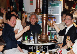 종횡무진 AI 황제…젠슨황이 구상한 피지컬 AI 영토 확장은