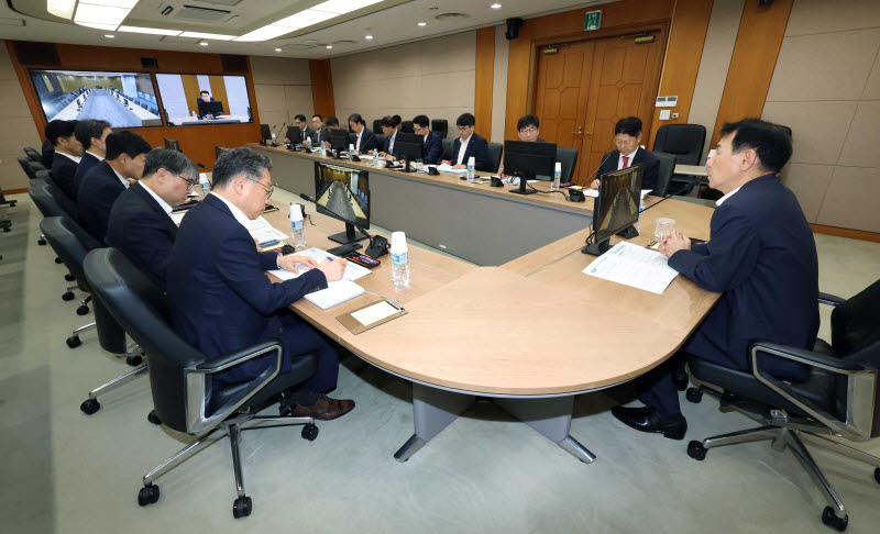 거래소, 긴급 시장점검회의…"증시 변동성 확대 대응 강화"