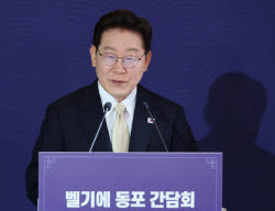 李대통령 "전세는 한국에만 있는 사금융"…국힘 "월세 폭등 시대 선언"