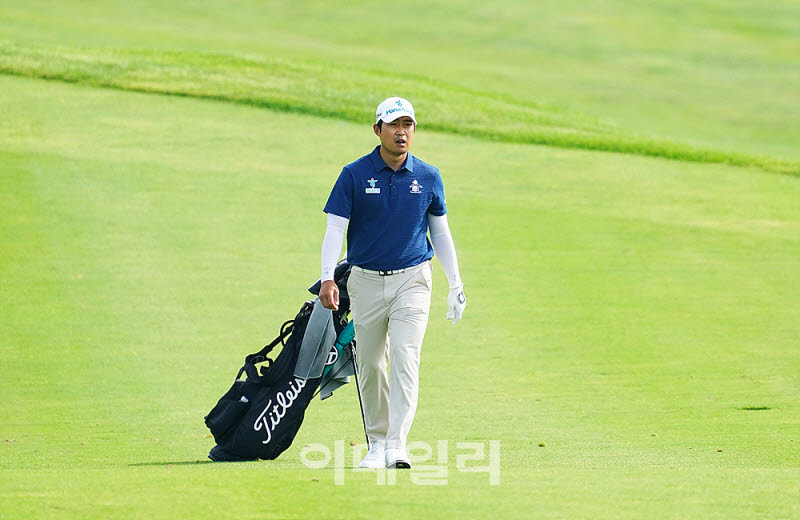  박은신, 첫홀부터 버디 기회 맞고 당당하게                                                                                                                                                         