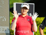 [포토]김규빈,밝은 두손 인사