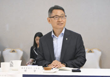 "달러 즉시 환전해달라"…정부, 삼성·SK 등 만나 SOS