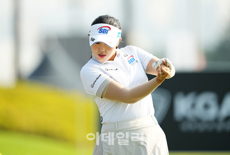 이윤서,스윙을 이렇게 하네                                                                                                                                                                         