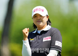 [포토]신다인,오늘도 파이팅해요                                                                                                                                                                          