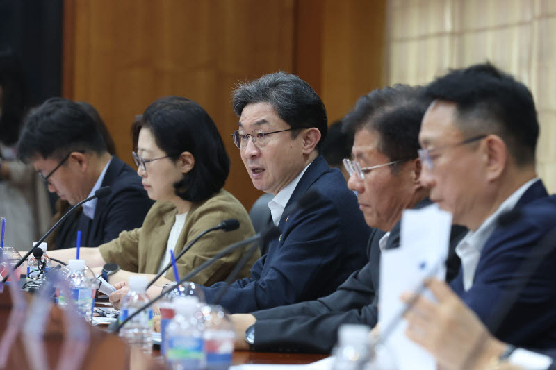 [포토]운용사 간담회에서 발언하는 이억원 위원장