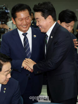 [포토] 강훈식 비서실장과 정청래 대표                                                                                                                                                                    