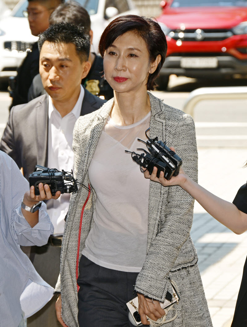 재산분할 파기환송심 참석하는 노소영 관장                                                                                                                                                          