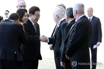 李대통령, 레오 14세 교황에 내년 방한 초청
