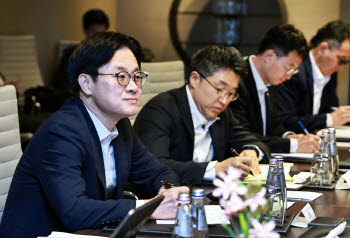 카타르 찾은 산업장관, LNG 최우선 공급 약속 '재확인'