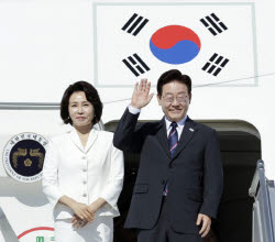李대통령 지지율 47.7%…한 달 새 16.2%p 하락 [조원씨앤아이]