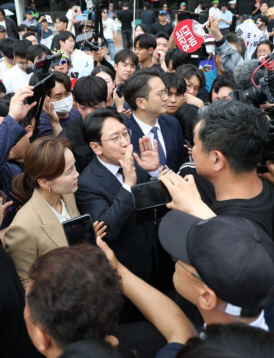 잠실 개표소 찾은 與의원들…