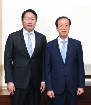 최태원 회장, 이석연 국민통합위원장 면담…성장·통합 선순환 논의