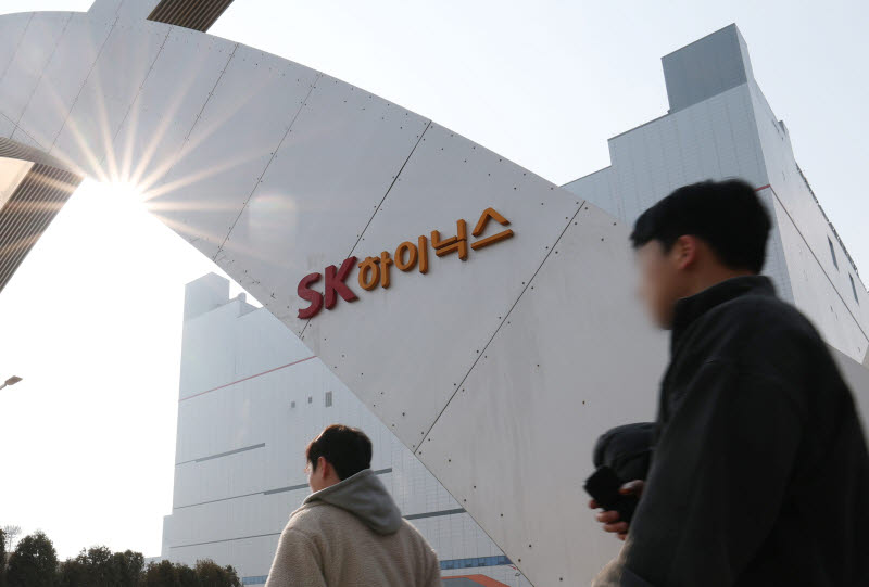 "삼전닉스 이례적 성과급이 물가·임금 상승 자극한다"