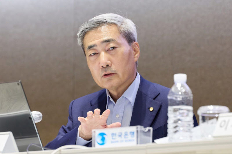 신현송 “5월 통방 당시에 비해 수요 측 물가 상방 압력 강해져”[일문일답]