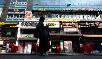 알바보다 못버는 사장님, 폐업 내몰리고…본사는 줄소송·규제 초비상