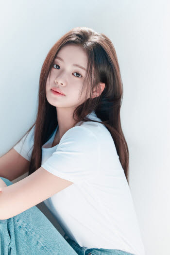 김시아, 바로엔터와 전속계약…변우석·이채민 한솥밥
