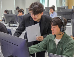 "고졸도 가능" SK하닉 파격 채용…삼성은 30년 전부터