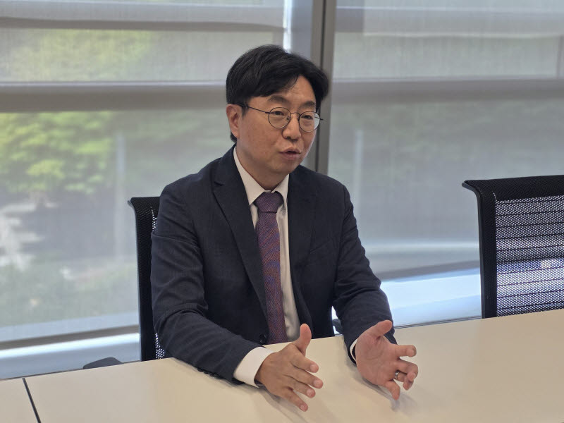“반도체 다음은 로봇·광통신…변동성에도 AI는 간다”