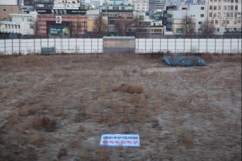 종로구청장, 퇴임 직전 '종묘 앞 재개발' 사업시행 인가