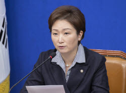 이언주 “집권 1년인데 야당인 줄 알아…이러면 총선 어림도 없어”