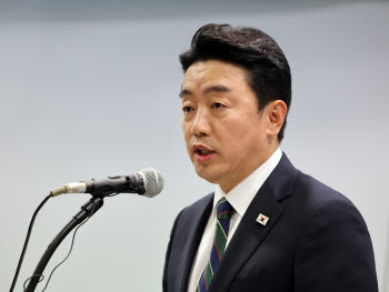 靑 수석비서관 인사…홍보 성기홍·민정 한찬식·사회 김경자(상보)