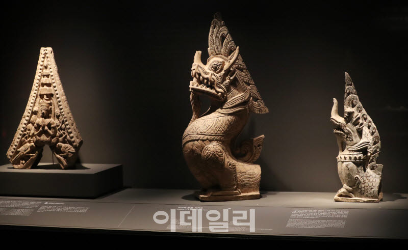 [포토] 태국미술명품전-'지붕 장식 및 건축 부재'