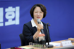 "다시 보고해라"… 7조 채무 청구서에 격노한 추미애