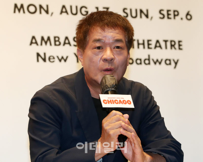 [포토] 아이비 기자회견 참석한 박명성 신시컴퍼니 대표