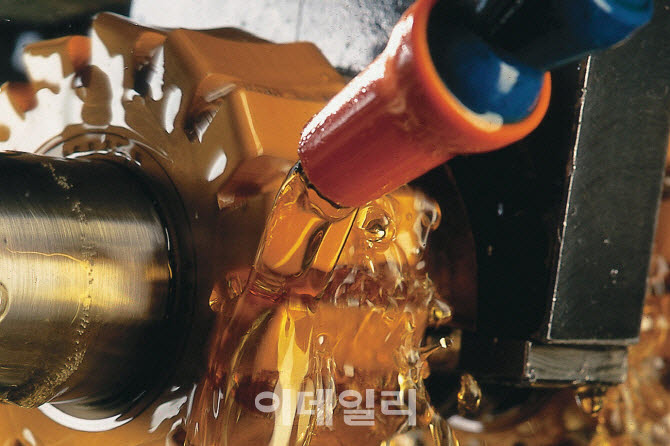 수년간 윤활유 가격 담합…공정위, 업체 10곳 제재 착수