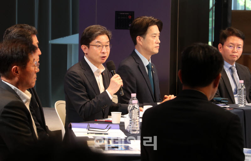  모태펀드-국민성장펀드 간담회 발언하는 이억원 위원장                                                                                                                                              