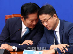 [포토]최고위, '대화하는 정청래-한병도'                                                                                                                                                        