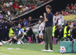 '남아공전 졸전패' 홍명보 “세 경기 중 최악…내 판단이 틀렸다”