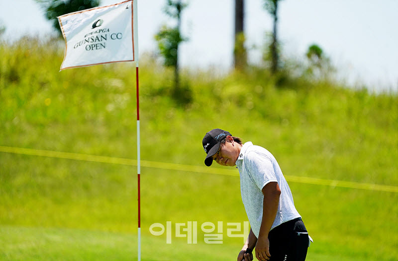 이상희, KPGA 군산CC 오픈 2라운드 경기 중