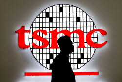 TSMC 가격 인상 카드 꺼냈다…삼성 파운드리 '반사이익' 기대감