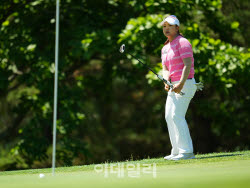 [포토]유서연,첫 홀 버디 아깝다                                                                                                                                                                          