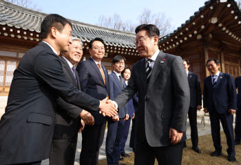 한병도, 李대통령에 "패트 75일 단축" 보고…野 "독재선언"[only이데일리]