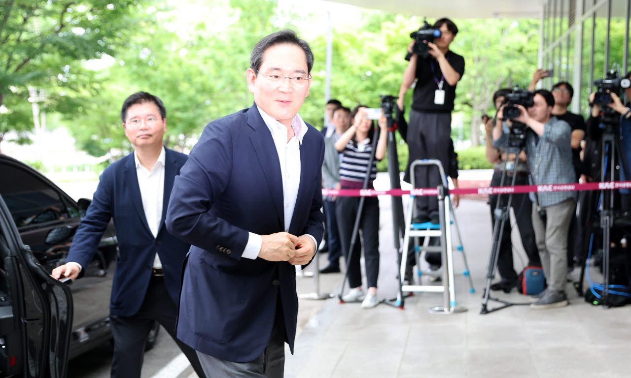 이재용 삼성전자 회장, 출국                                                                                                                                                                        