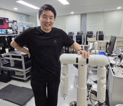 젠슨 황이 점찍은 K로봇…"가정용 휴머노이드 선보인다"