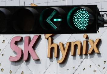 SK하닉 ADR 상장 D-1…환율 1400원대 안착할까