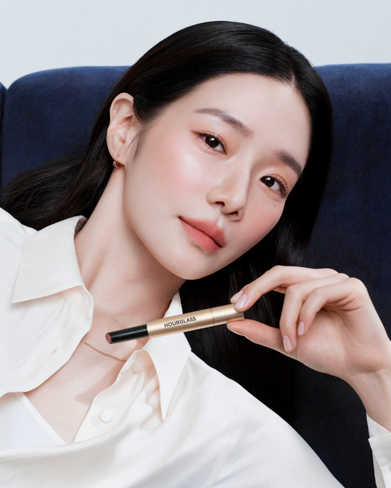 "부드러운 입술 연출" 아워글래스 '팬텀 블러 밤'