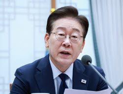 李대통령 지지율 53%…민주 42% 국힘 24%[한국갤럽]