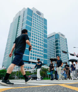 [단독]협력사 정전·현대모비스 파업 '이중 악재'…현대차 생산 차질 우려↑
